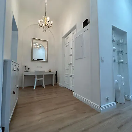 Avenue Feucheres Arenes *