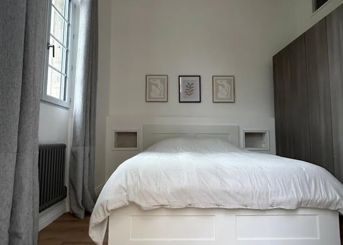 Avenue Feuchères Arènes *