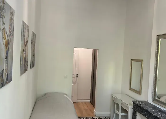 Avenue Feuchères Arènes Nîmes